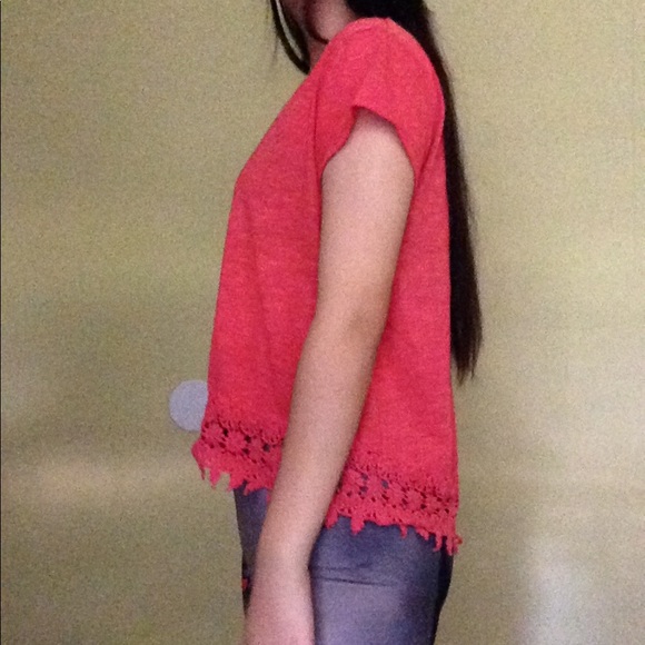 🦋Low to high coral top - Picture 2 of 3